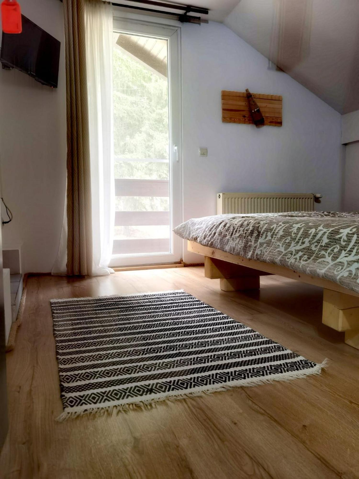 Casa Pietrosu Rodnei Hotell Borşa Exteriör bild